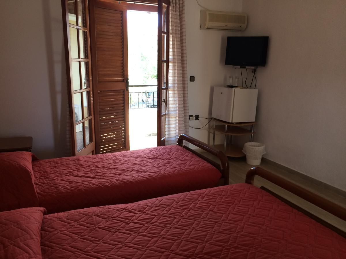 Regina Nina Hotel Vasilatika  Bagian luar foto