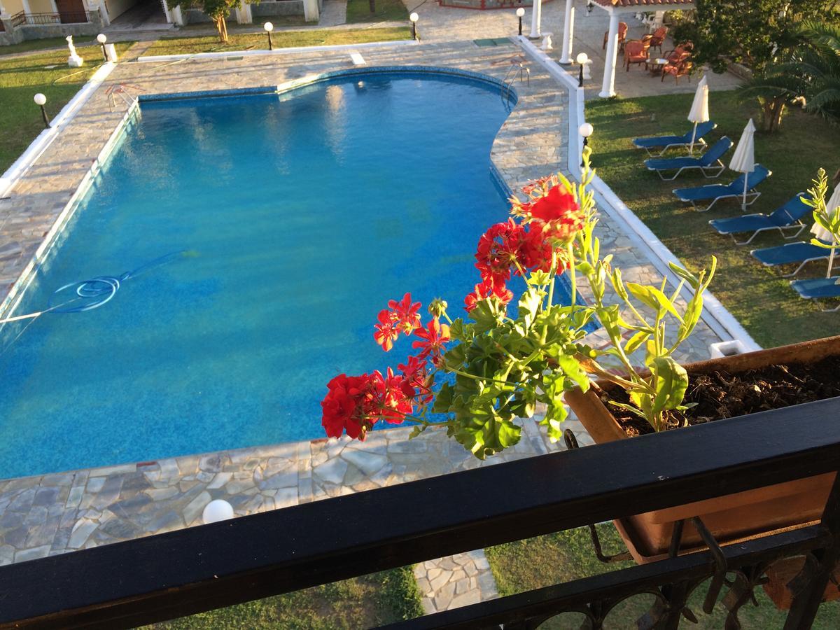 Regina Nina Hotel Vasilatika  Bagian luar foto