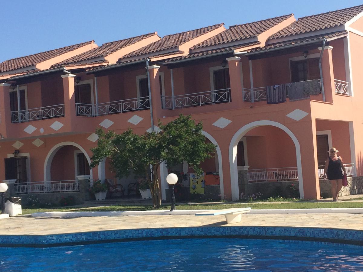 Regina Nina Hotel Vasilatika  Bagian luar foto