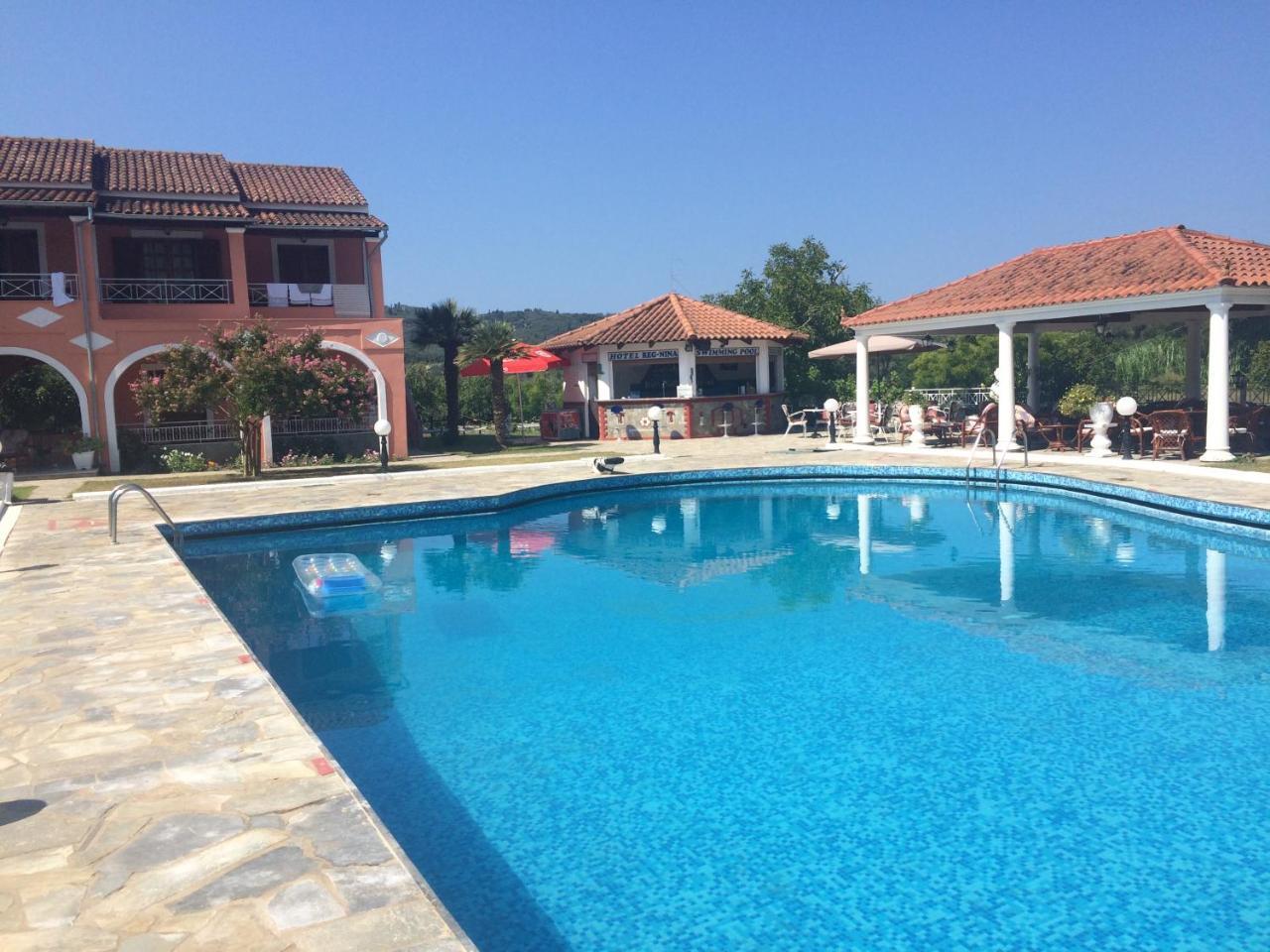 Regina Nina Hotel Vasilatika  Bagian luar foto